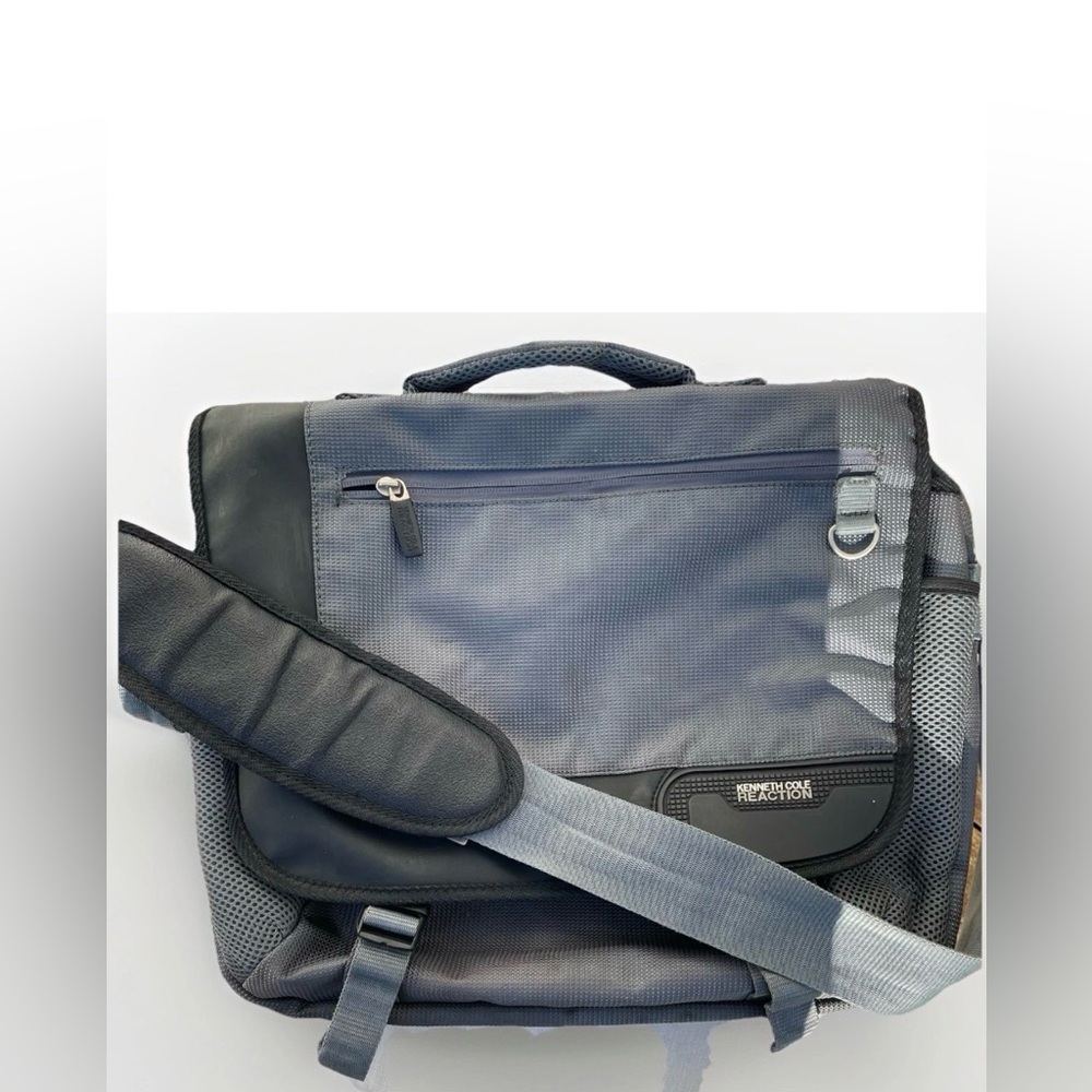 Kenneth Cole Reaction Laptop
Messenger Cross Body Bag Black & Gray Many Pockets